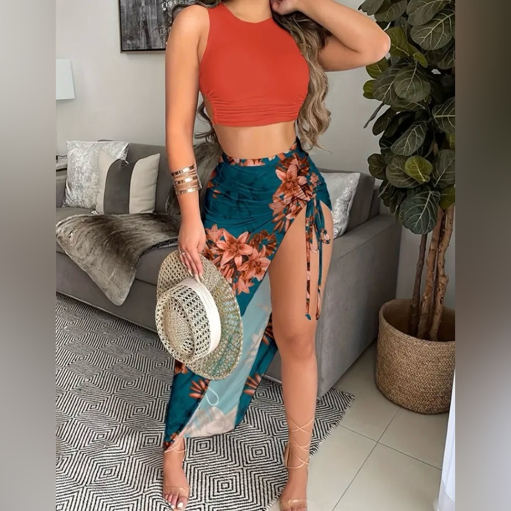BRAND NEW Two-Piece Set Scrunch Skirt and Crop Top